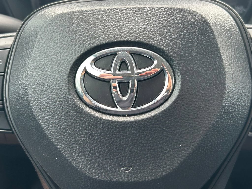 Used 2024 Toyota Corolla LE FWD image 31