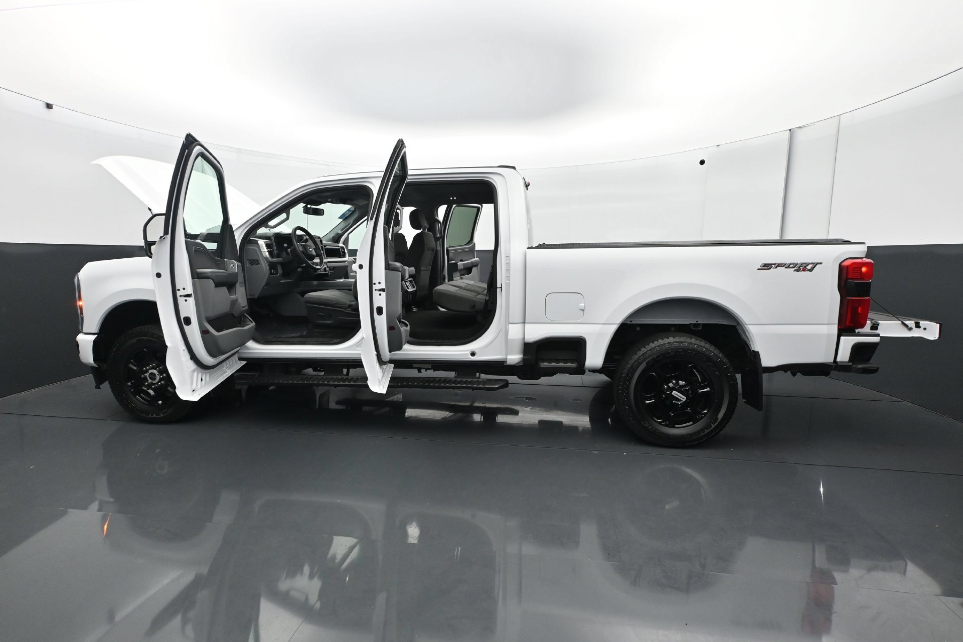 Used 2024 Ford F250 XLT w/ XLT Premium Package AWD/4WD image 31