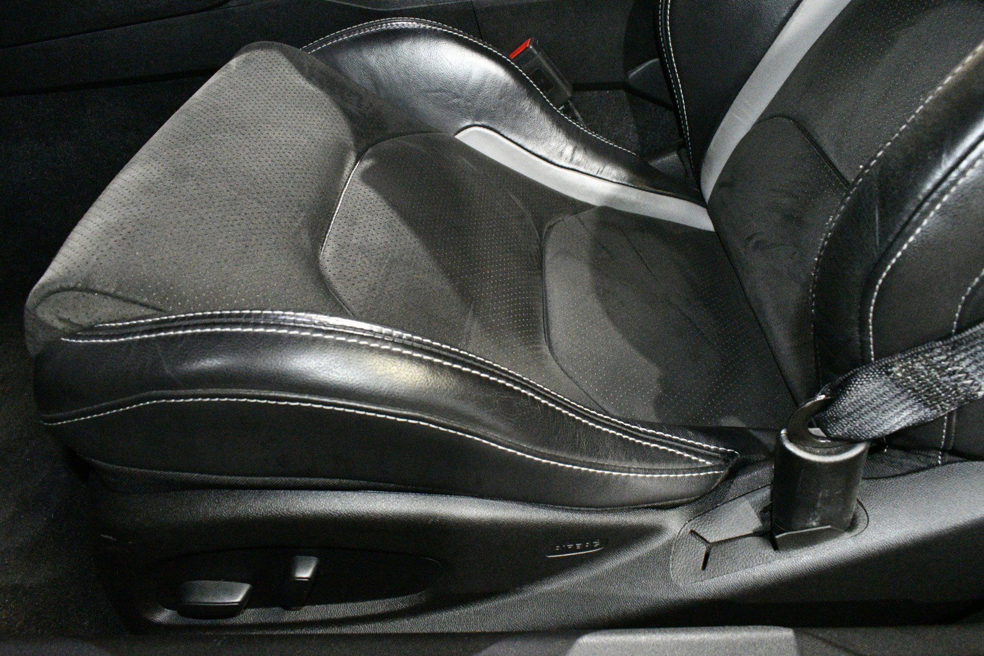 Used 2019 Chevrolet Camaro SS image 11