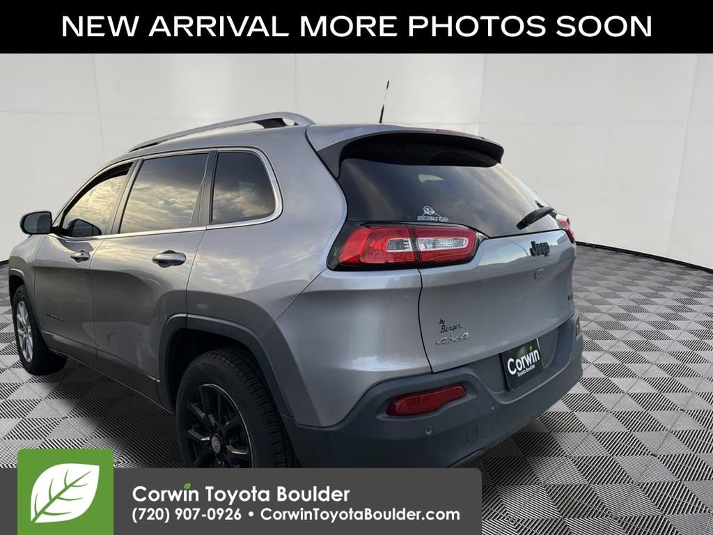 Used 2016 Jeep Cherokee Latitude w/ Safety/Convenience Group AWD/4WD image 5
