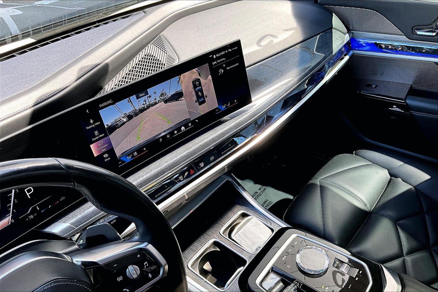 Used 2023 BMW 740i w/ Parking Assistance Package image 32