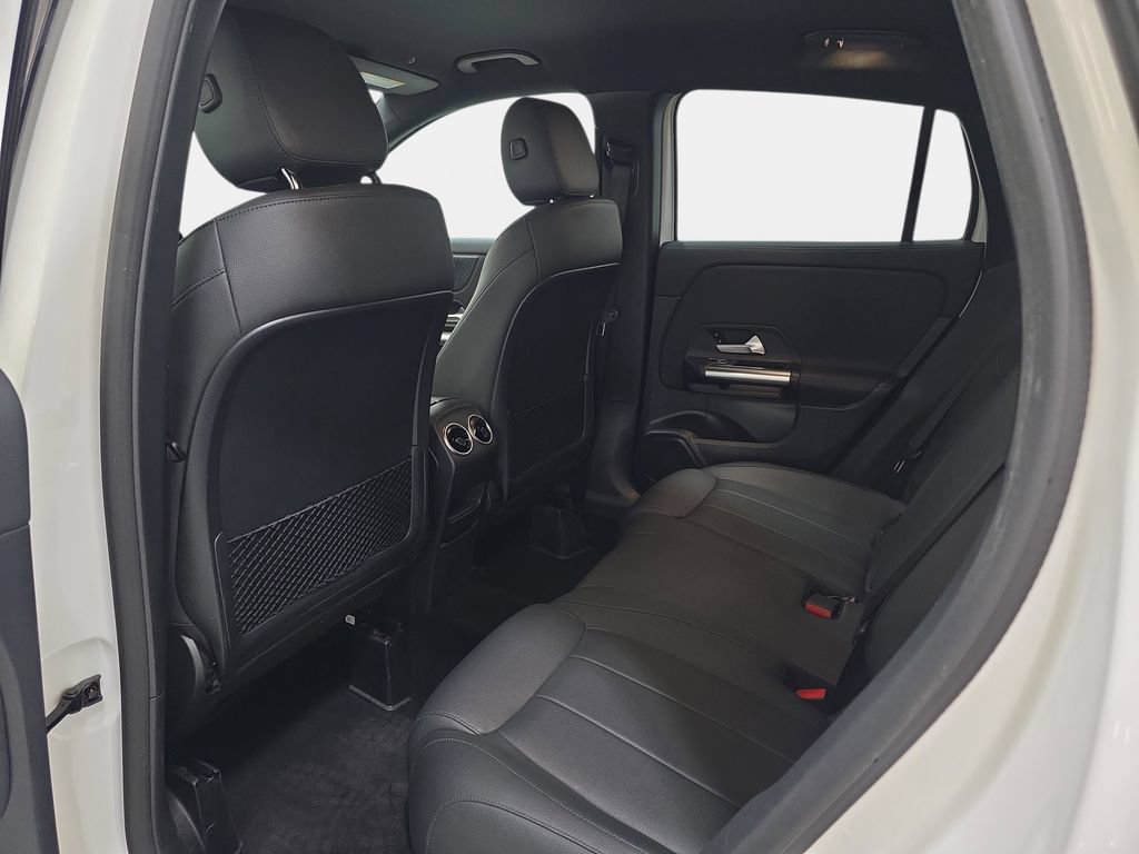 Used 2025 Mercedes-Benz GLA 250 4MATIC image 12
