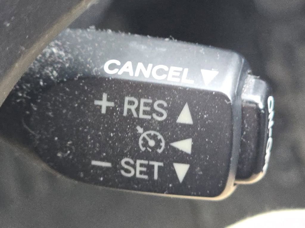 Used 2014 Toyota RAV4 Limited w/ Technology Package AWD/4WD image 35