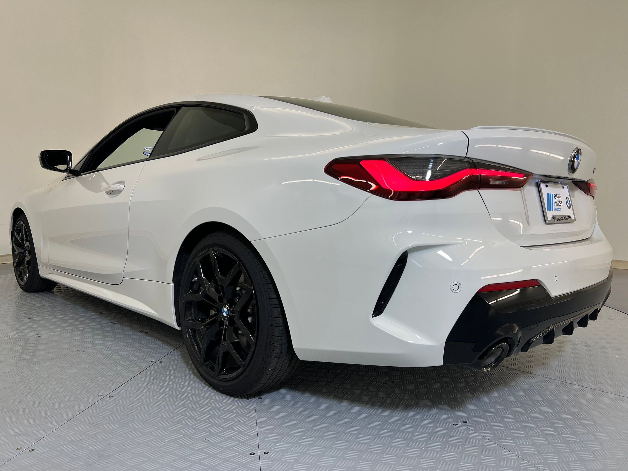 New 2026 BMW 430i Coupe RWD image 3