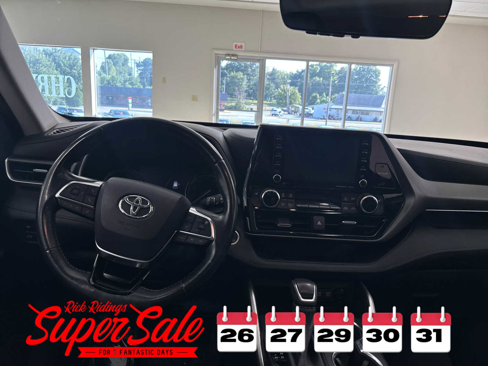 Used 2020 Toyota Highlander XLE image 21