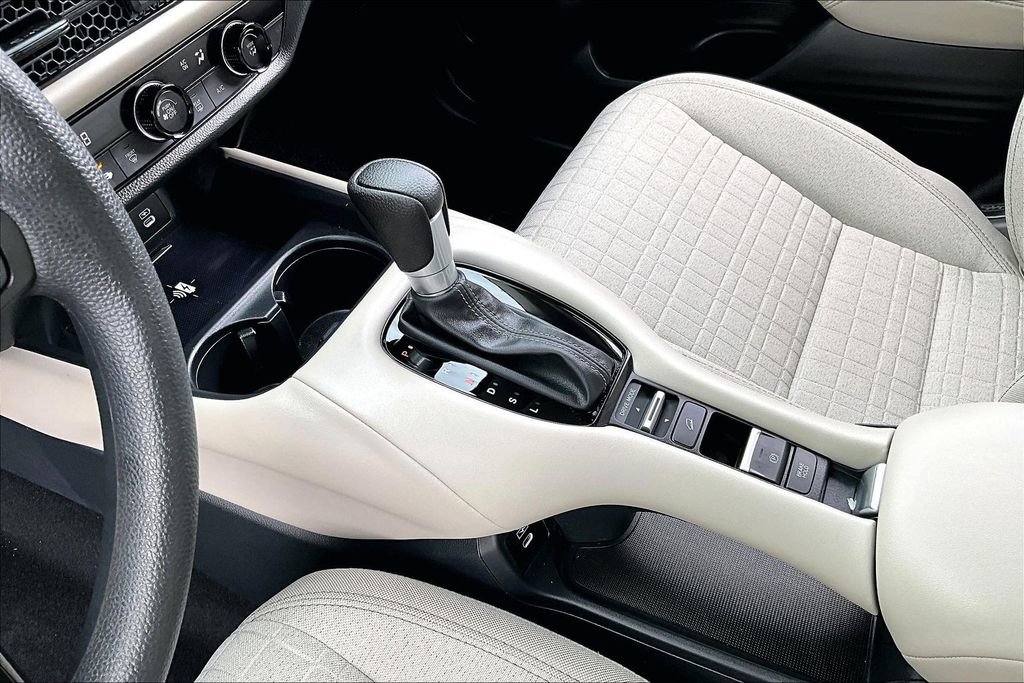 Certified 2026 Honda HR-V LX image 13