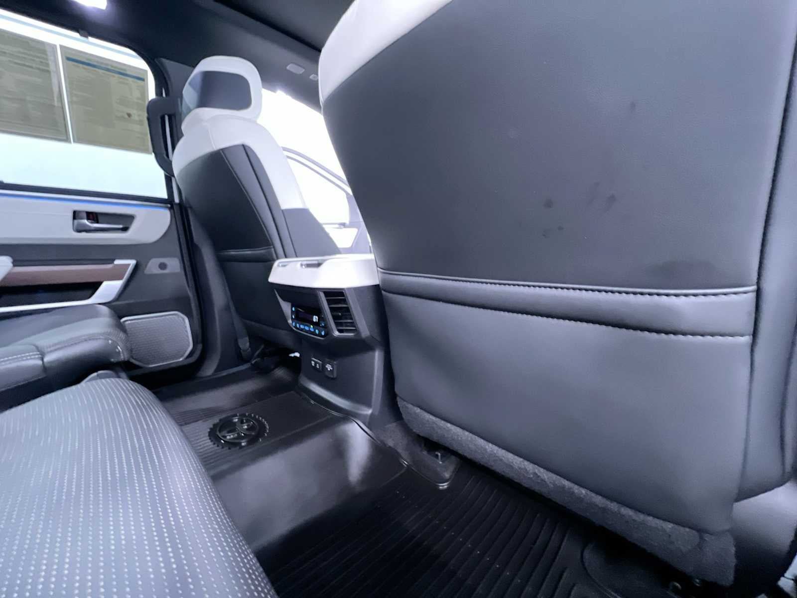 Used 2023 Toyota Sequoia Capstone AWD/4WD image 40