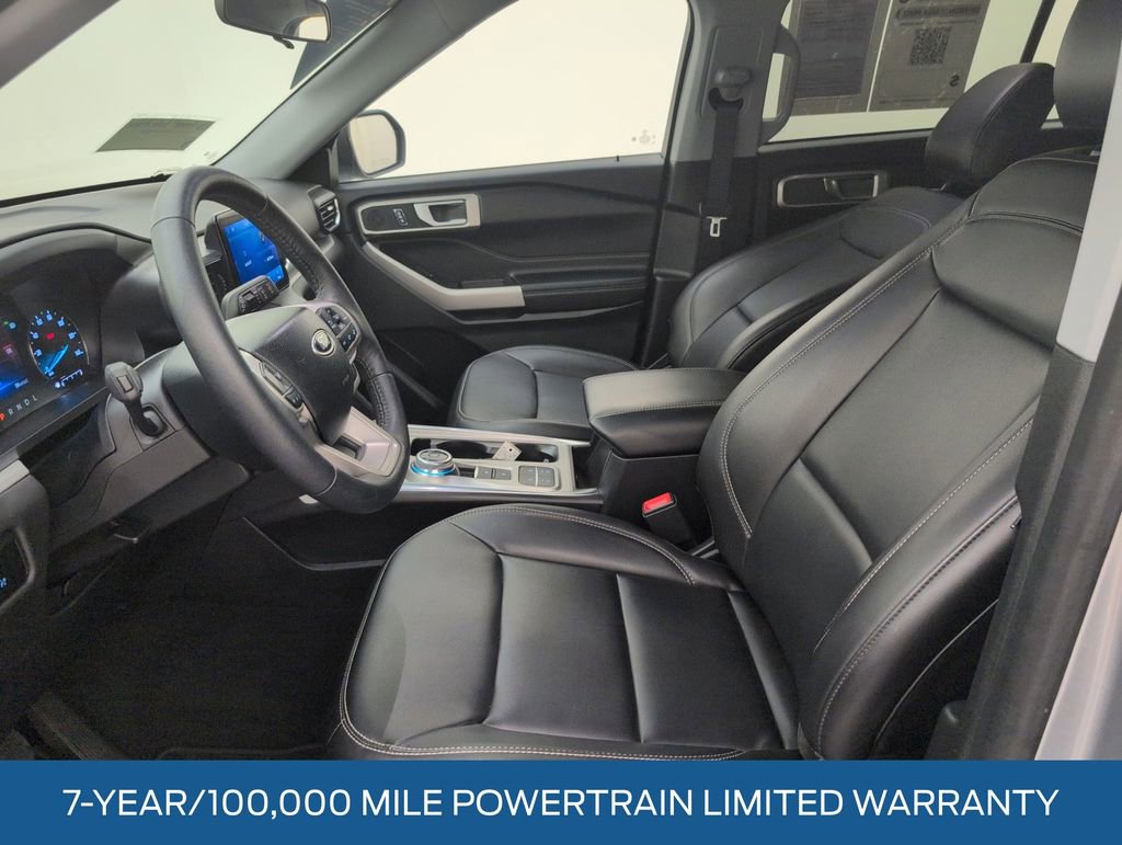 Used 2024 Ford Explorer XLT w/ Equipment Group 202A image 4