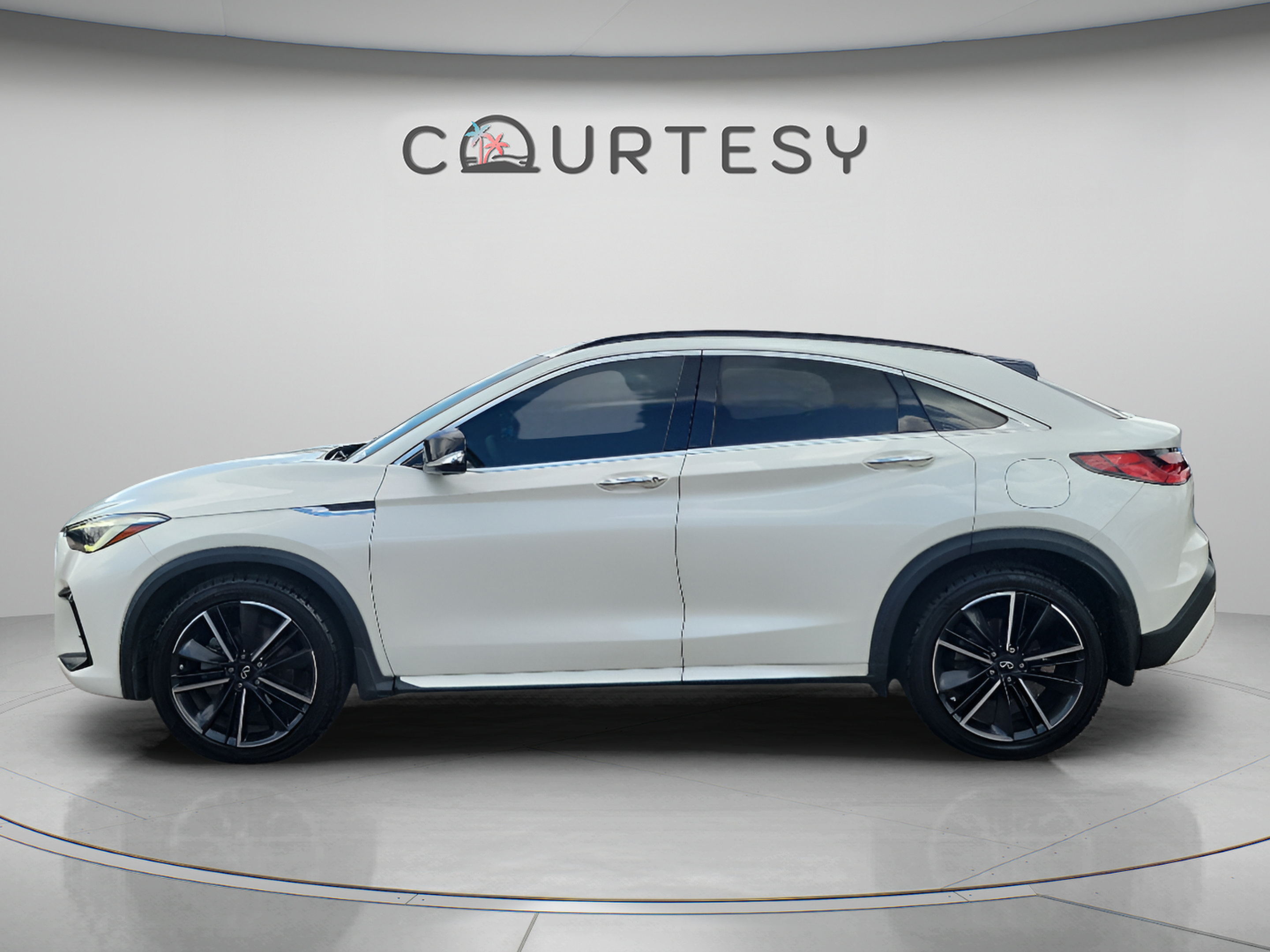 Used 2022 INFINITI QX55 Essential w/ Proactive Package AWD/4WD image 2