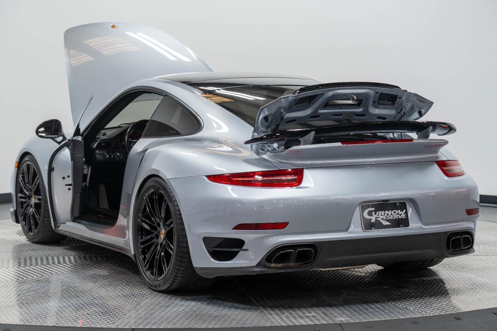 Used 2016 Porsche 911 Turbo image 9