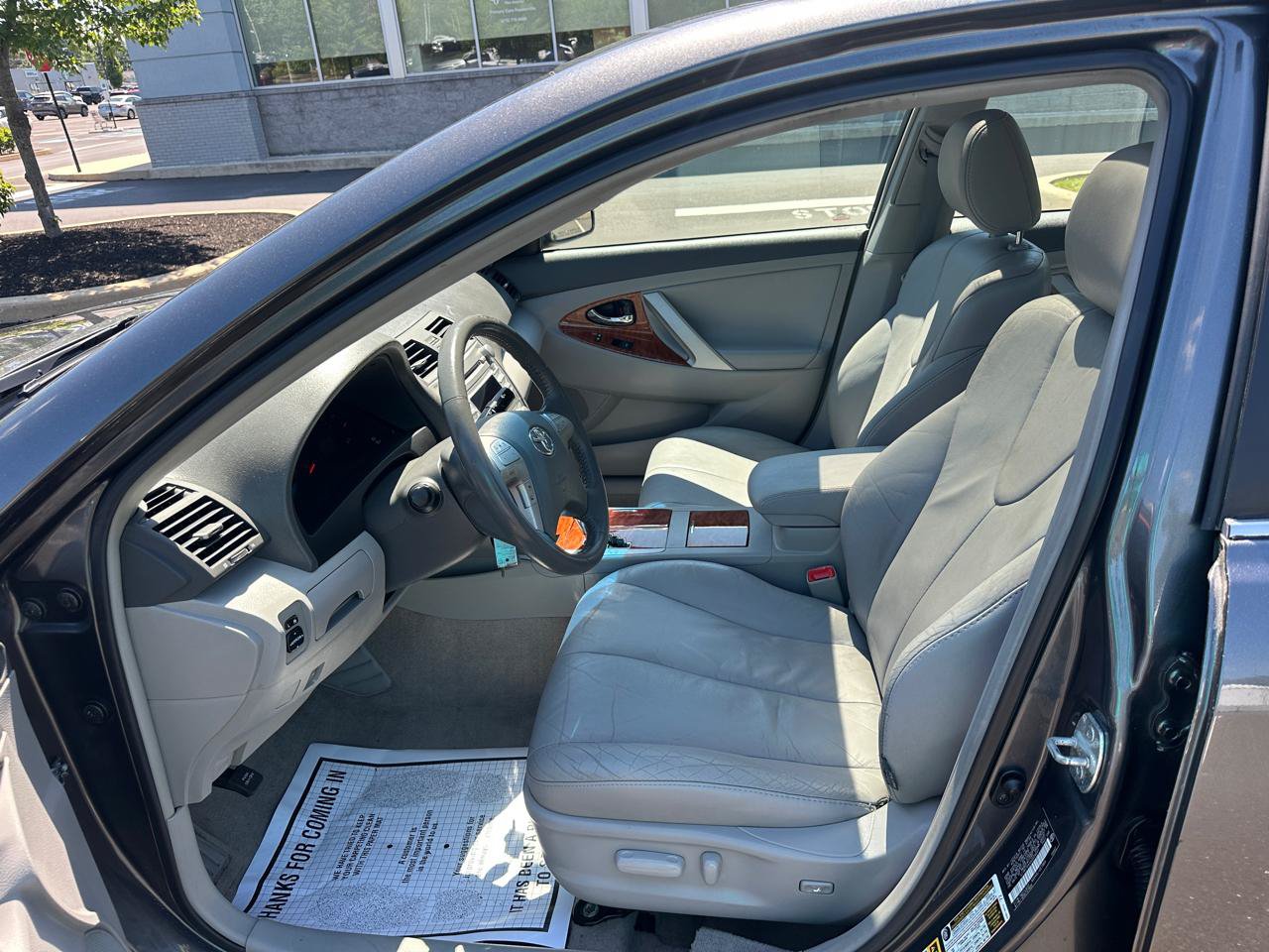 Used 2010 Toyota Camry XLE FWD image 11