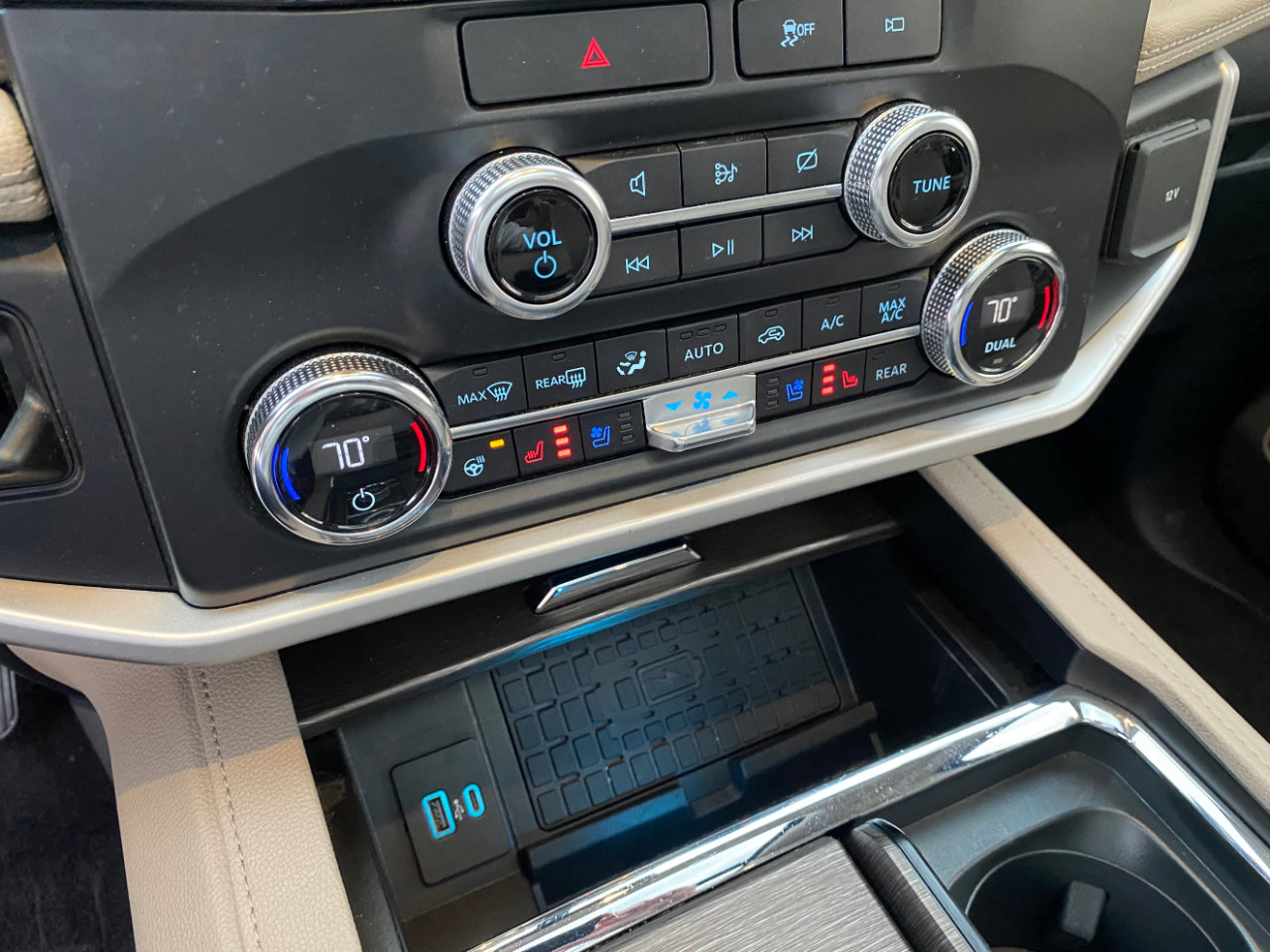 Used 2022 Ford Expedition Max Limited image 23