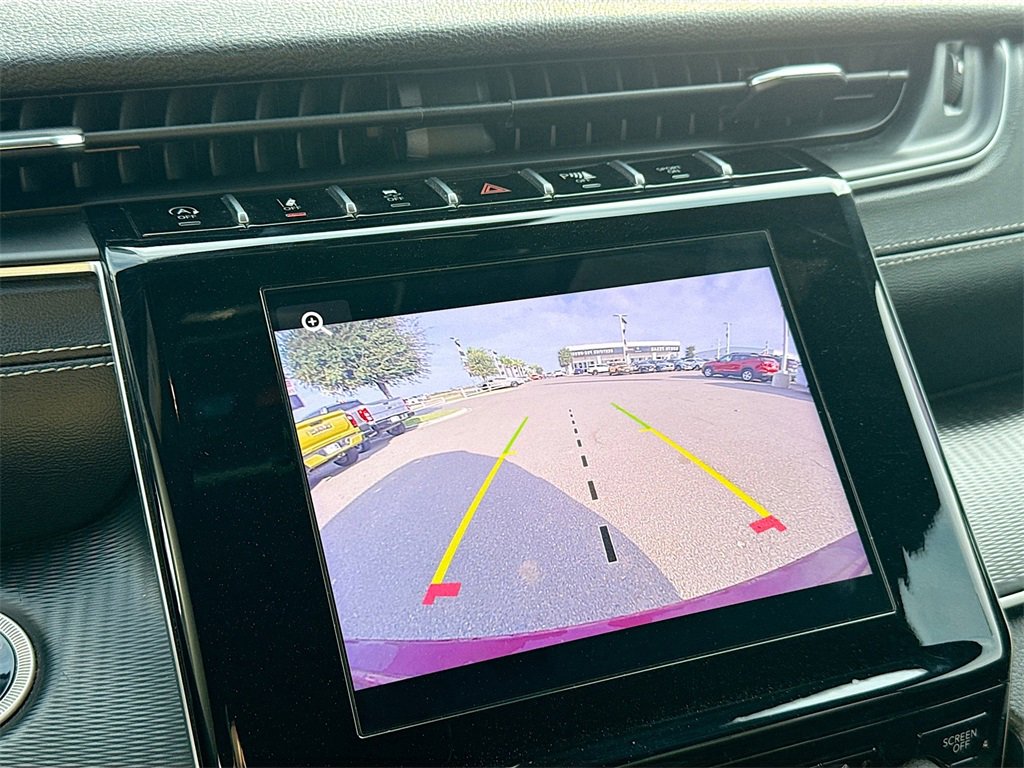 Used 2023 Jeep Grand Cherokee Altitude image 15