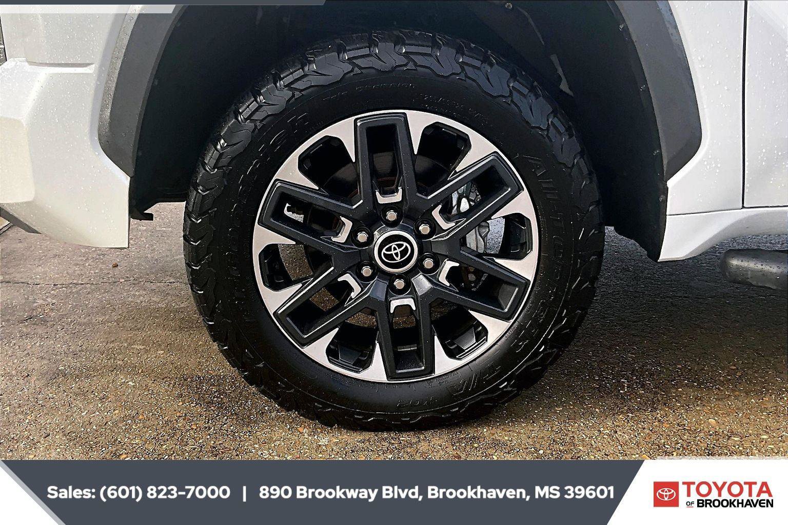 Used 2024 Toyota Tundra Limited w/ Power Package AWD/4WD image 7