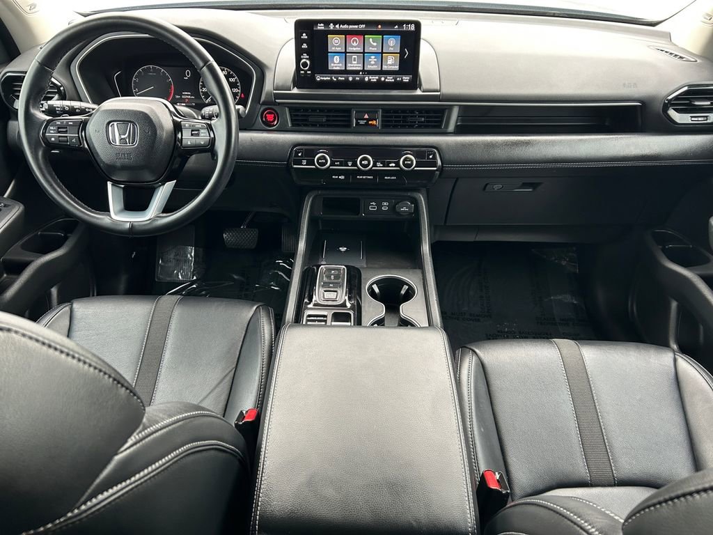 Used 2023 Honda Pilot Touring image 11