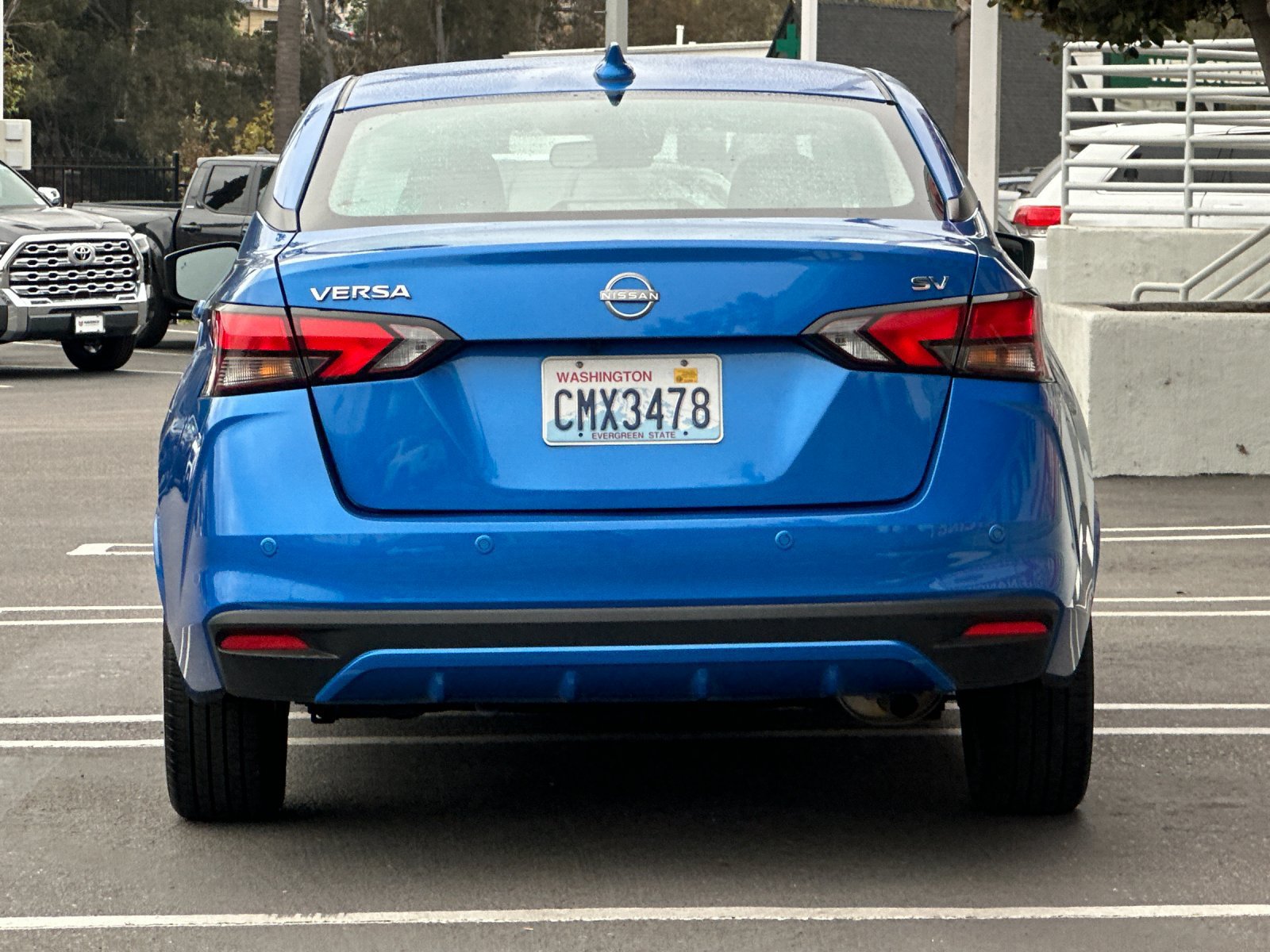 Used 2024 Nissan Versa SV FWD image 4