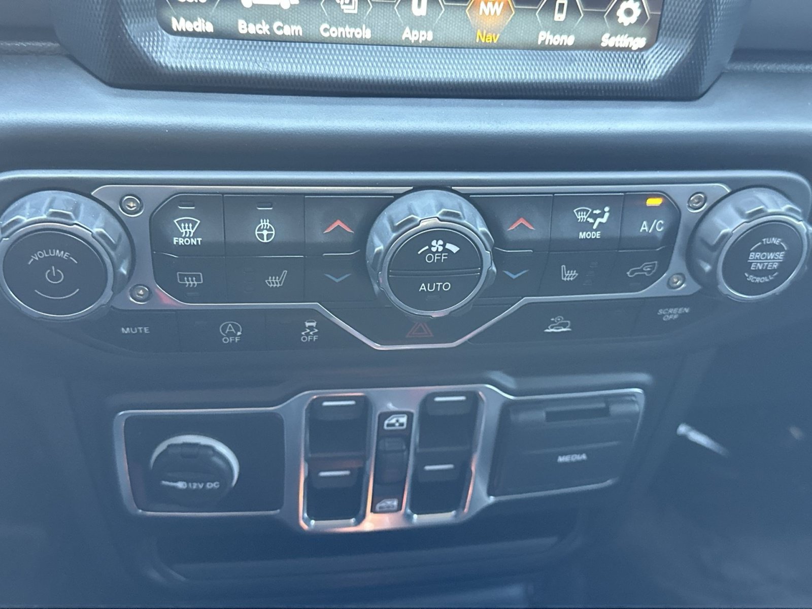 Used 2023 Jeep Gladiator Sport AWD/4WD image 29