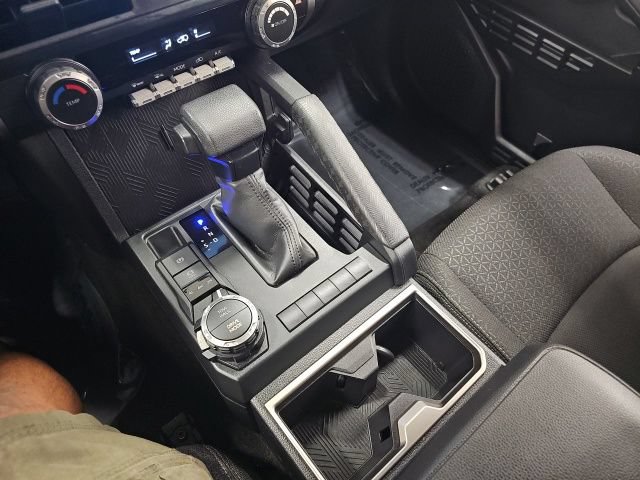 Used 2025 Toyota 4Runner SR5 AWD/4WD image 22