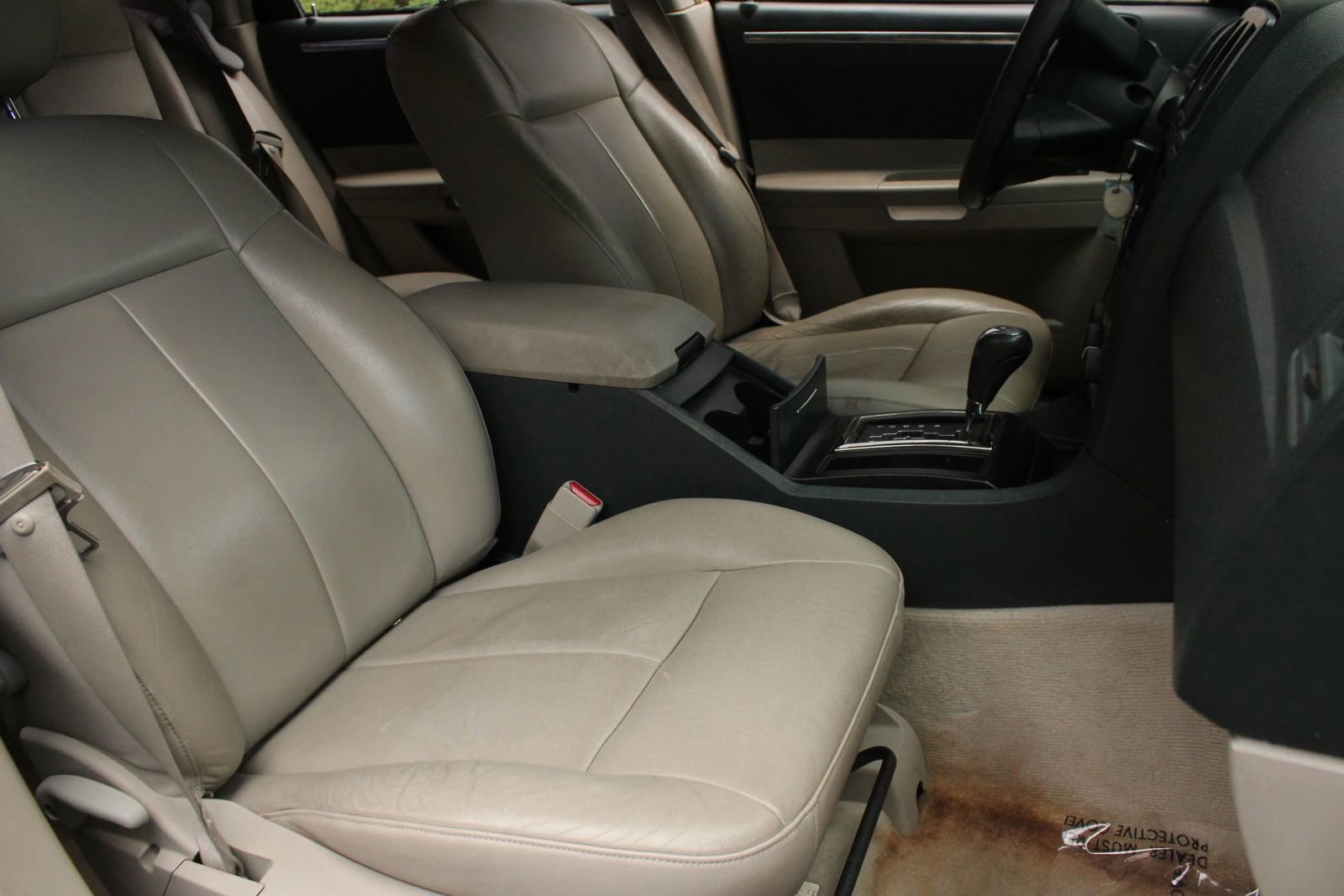 Used 2005 Chrysler 300 Touring RWD image 30