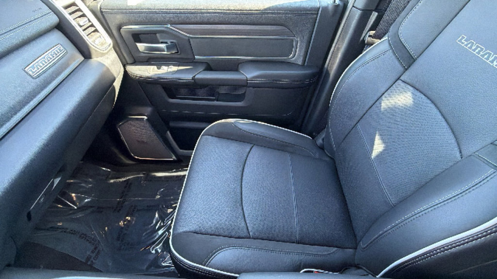 Used 2025 RAM 2500 Laramie AWD/4WD image 12