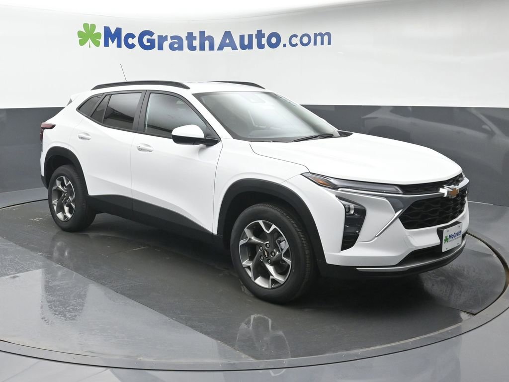 New 2026 Chevrolet Trax LT w/ Driver Confidence Package image 2