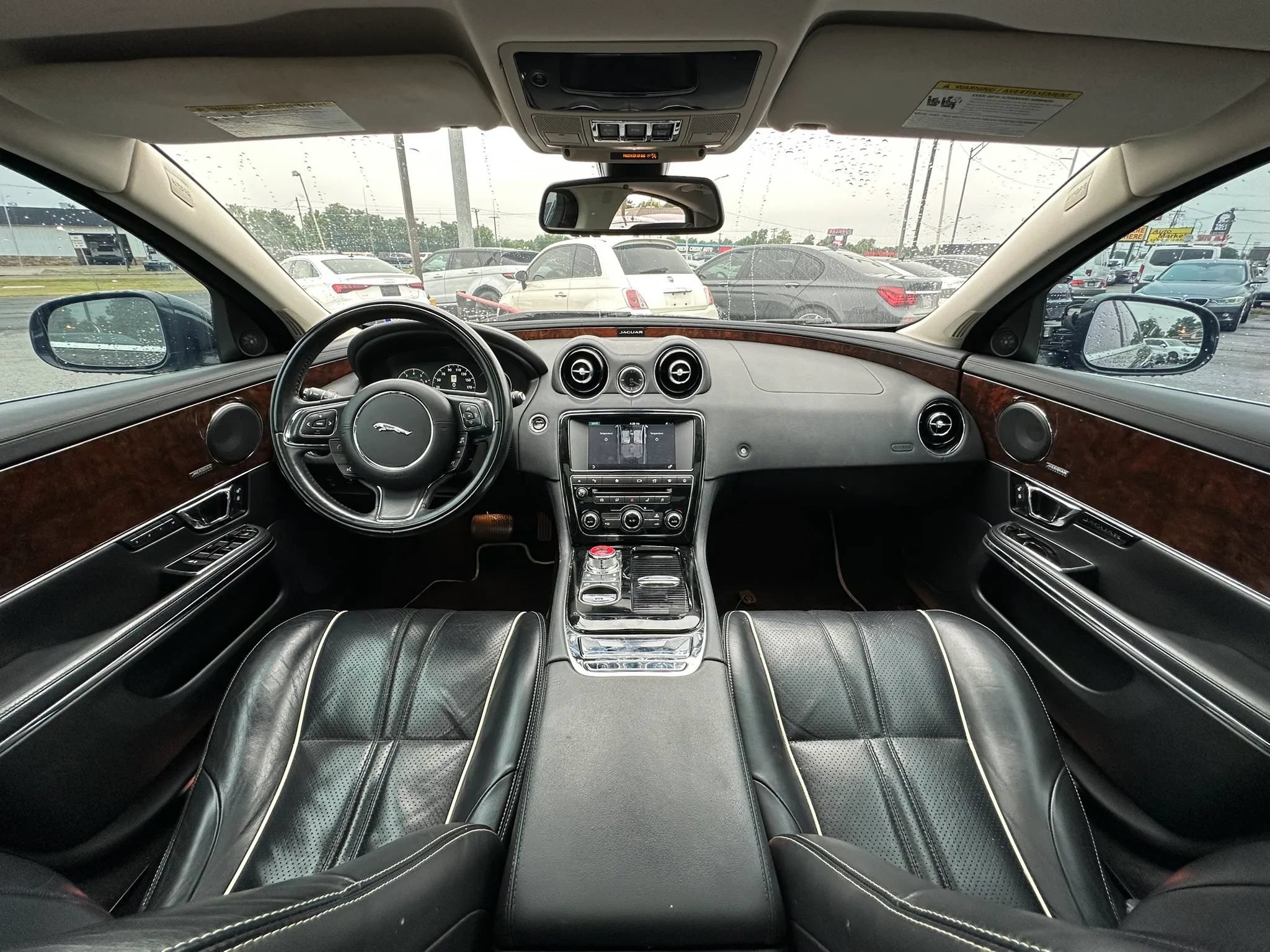 Used 2016 Jaguar XJ R-Sport RWD image 11