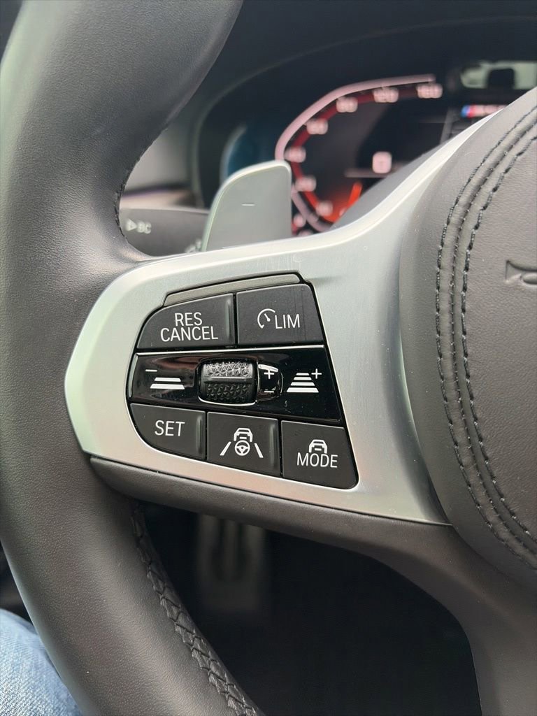 Used 2021 BMW M550i xDrive AWD/4WD image 17
