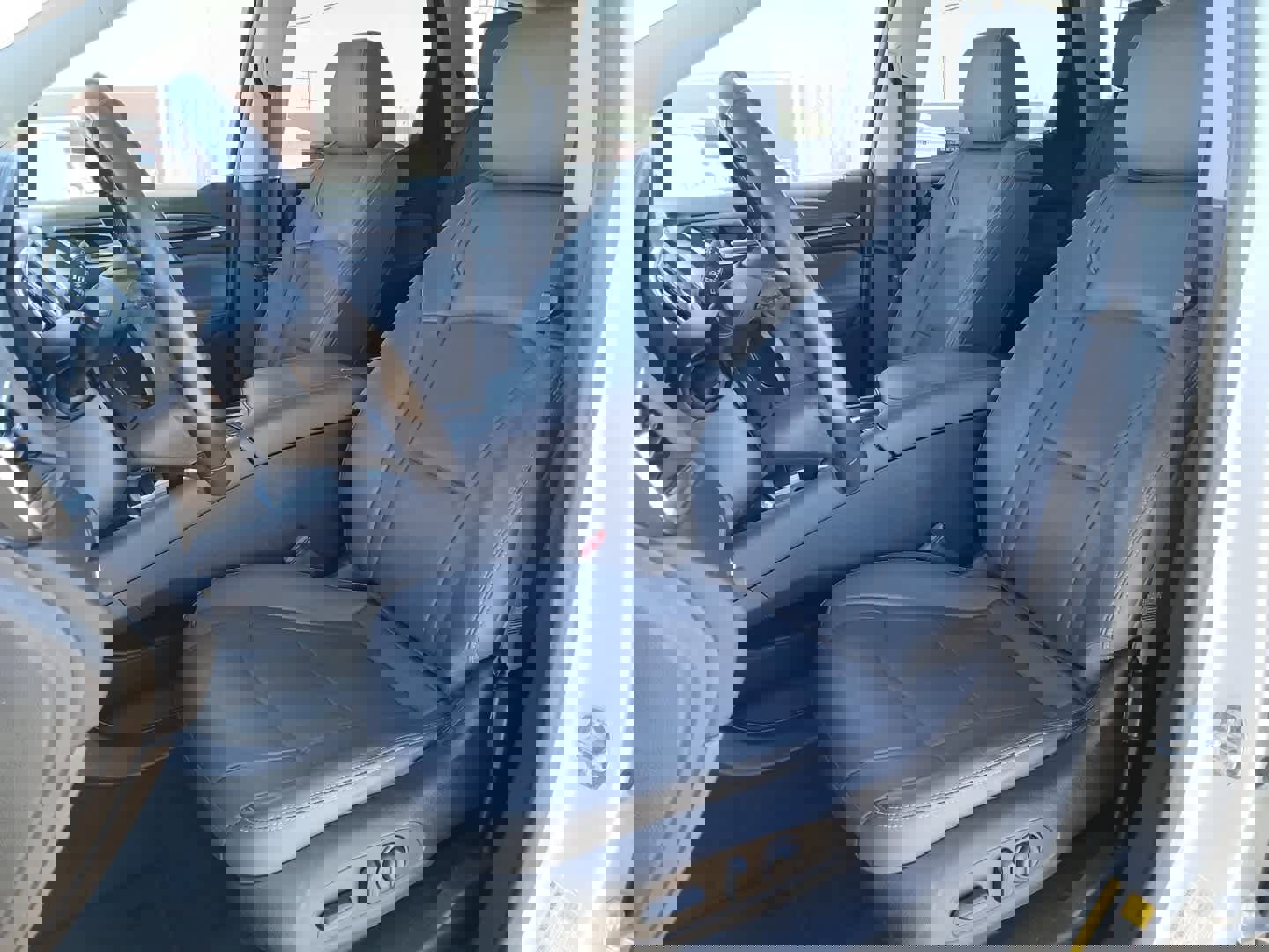 Used 2019 Buick Enclave Essence image 13