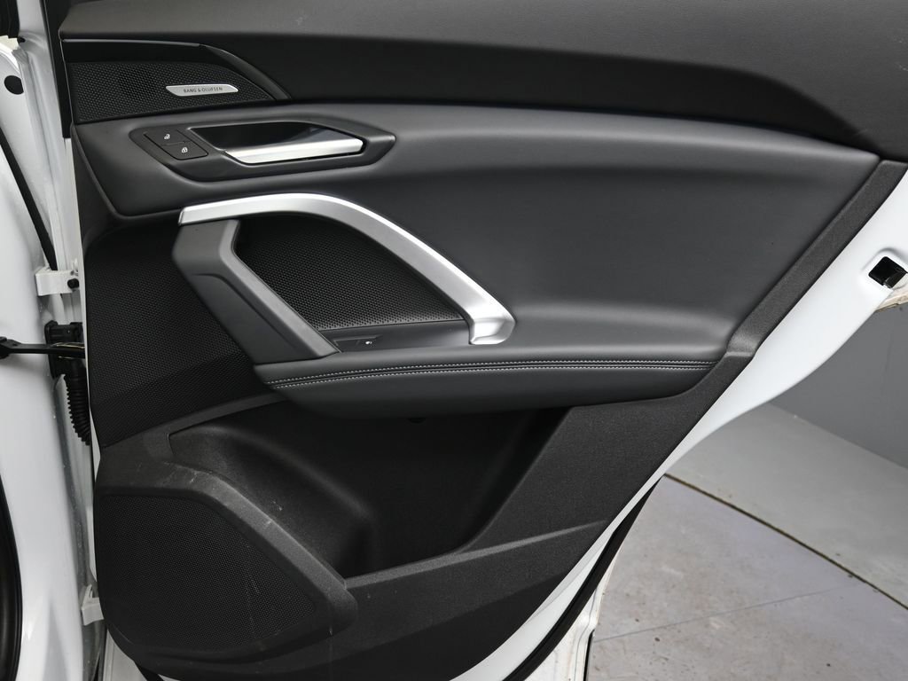 Used 2025 Audi Q5 Premium Plus w/ Premium Plus image 14