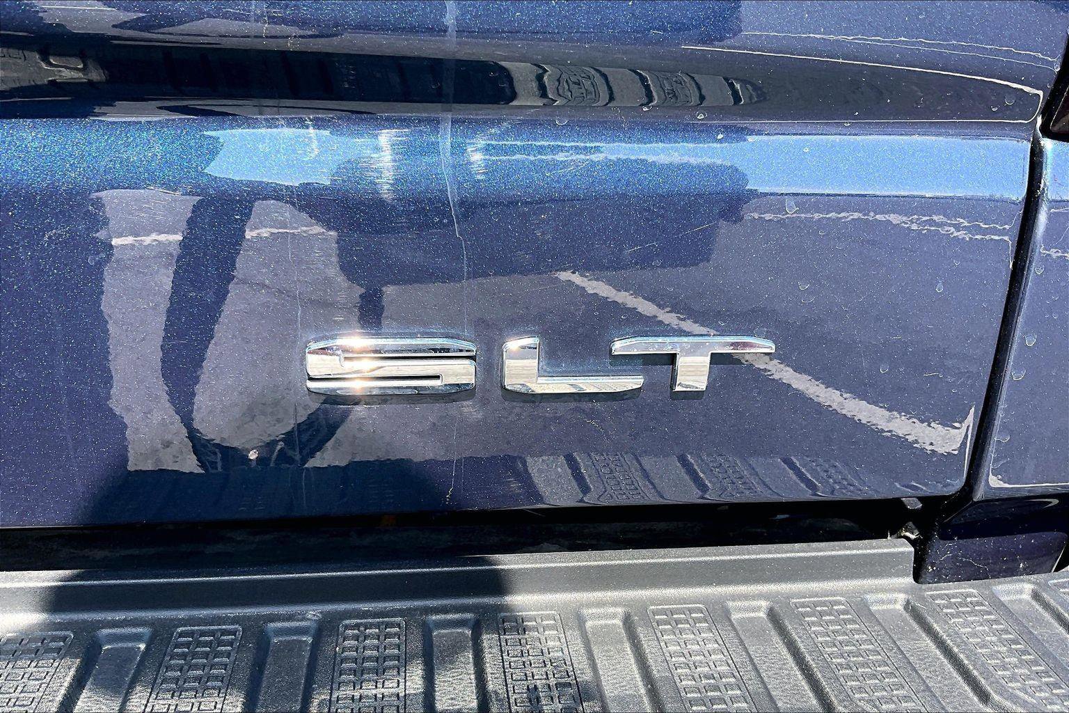Used 2019 GMC Sierra 1500 SLT w/ SLT Premium Package AWD/4WD image 9