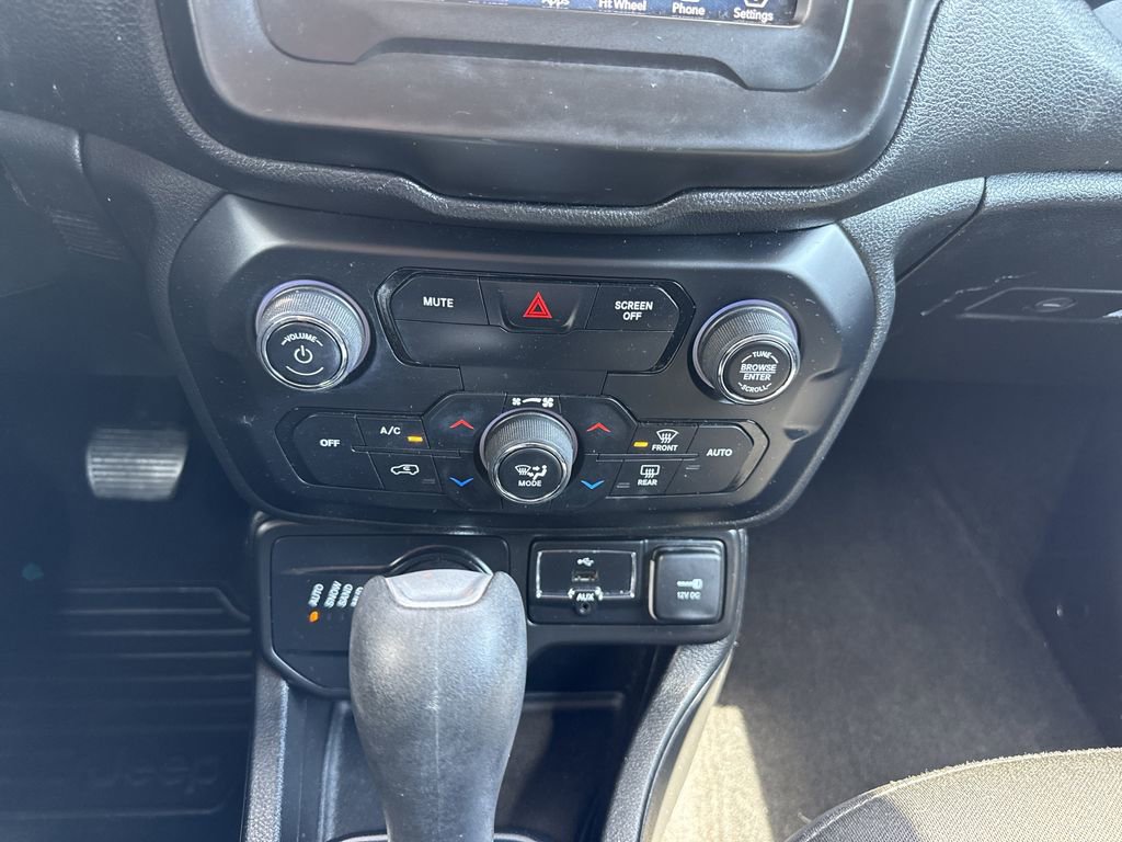 Used 2019 Jeep Renegade Altitude w/ Quick Order Package 2XM AWD/4WD image 31