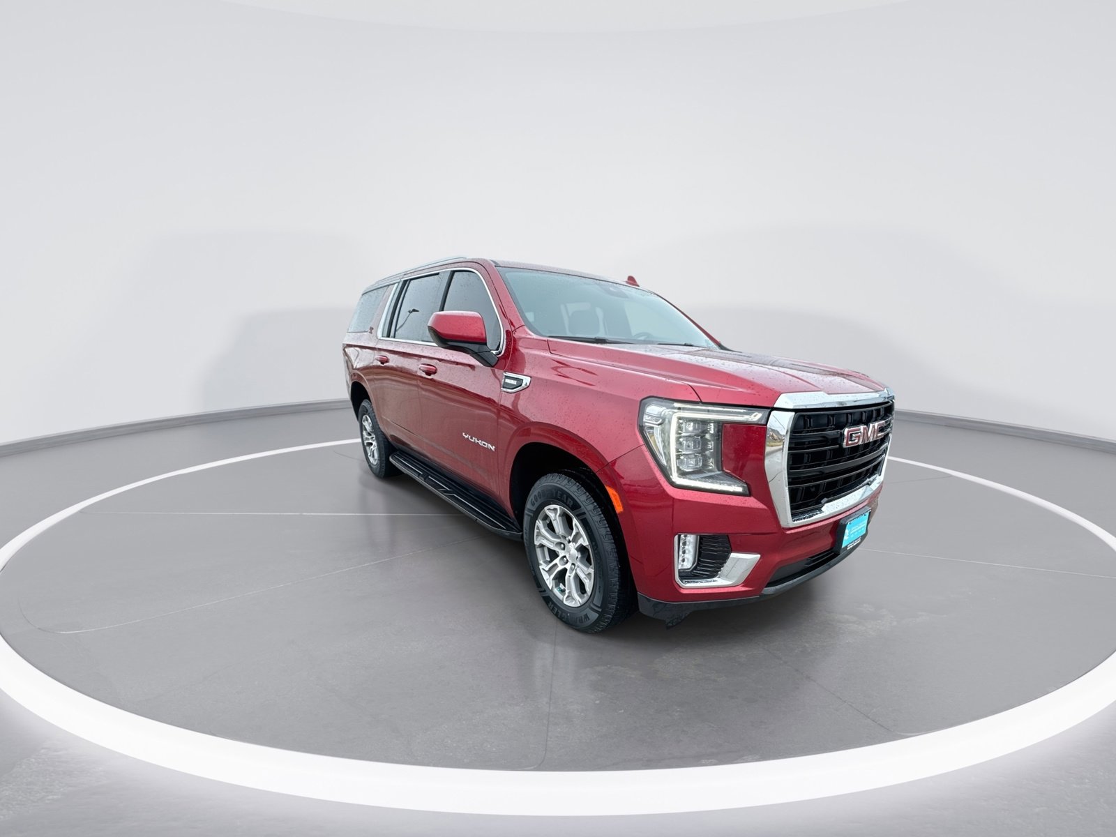 Used 2023 GMC Yukon XL SLE AWD/4WD image 2