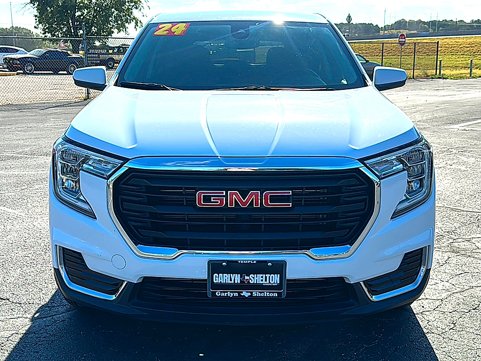 Used 2024 GMC Terrain SLE FWD image 11