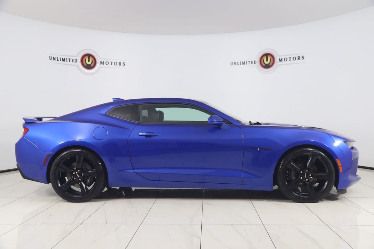 Used 2018 Chevrolet Camaro SS RWD image 2