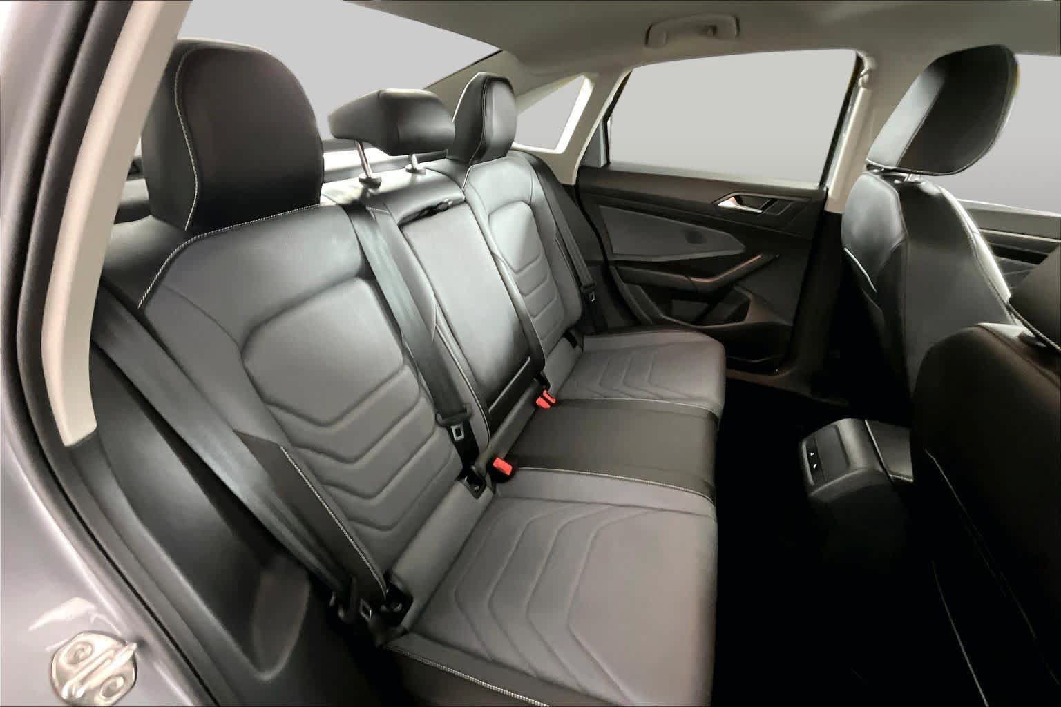 Used 2026 Volkswagen Jetta SEL FWD image 19