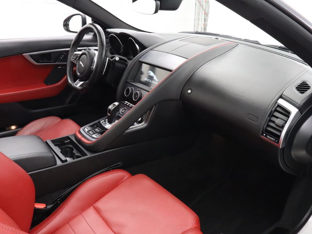 Used 2020 Jaguar F-TYPE Convertible RWD image 31