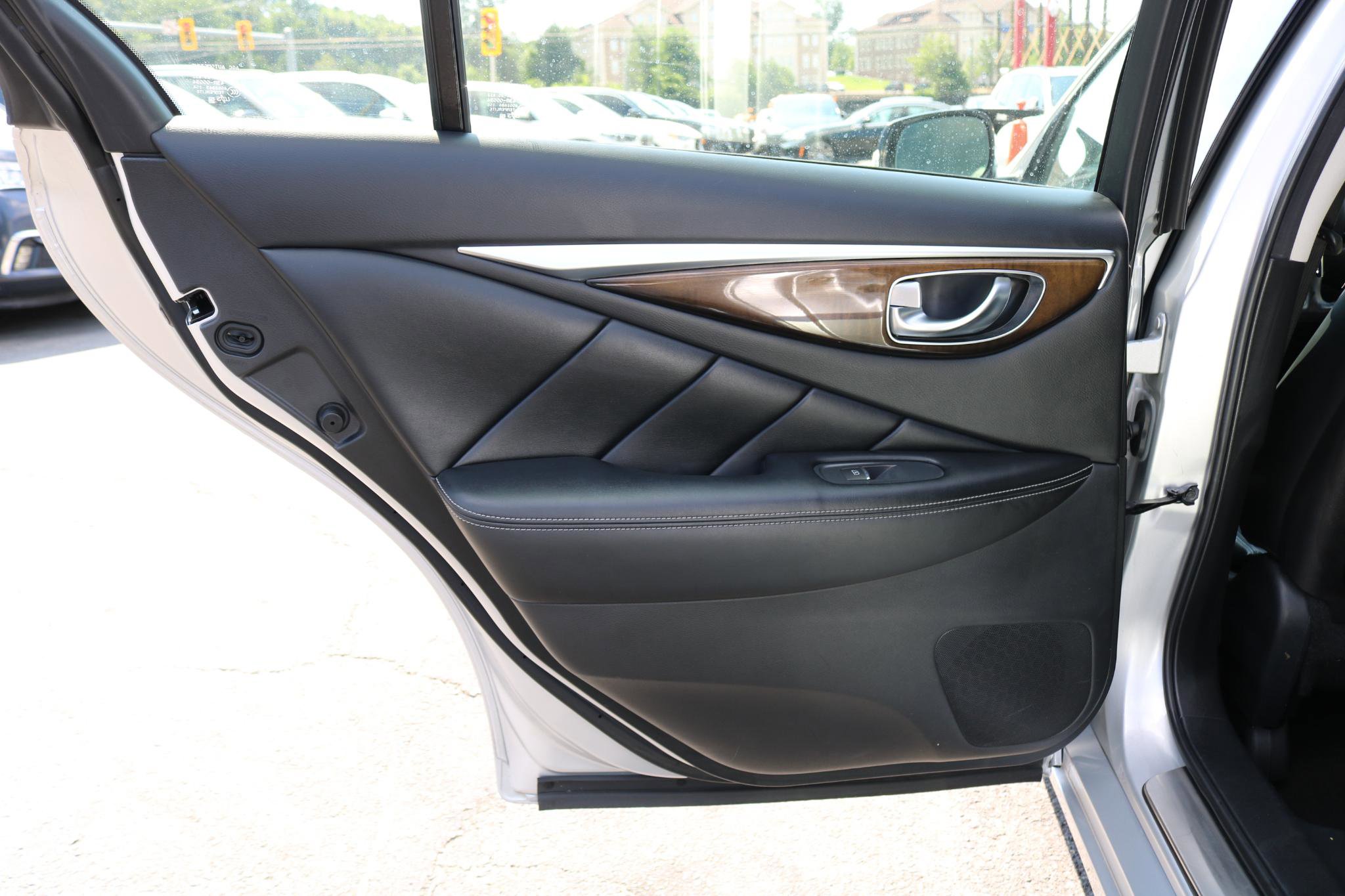 Used 2017 INFINITI Q50 3.0t Premium w/ Driver Assistance Package image 27