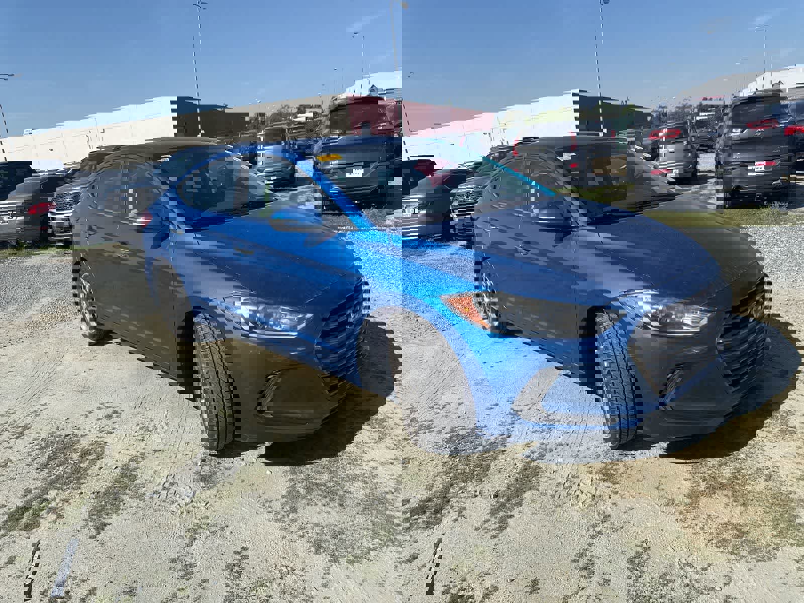 Used 2017 Hyundai Elantra Limited image 3