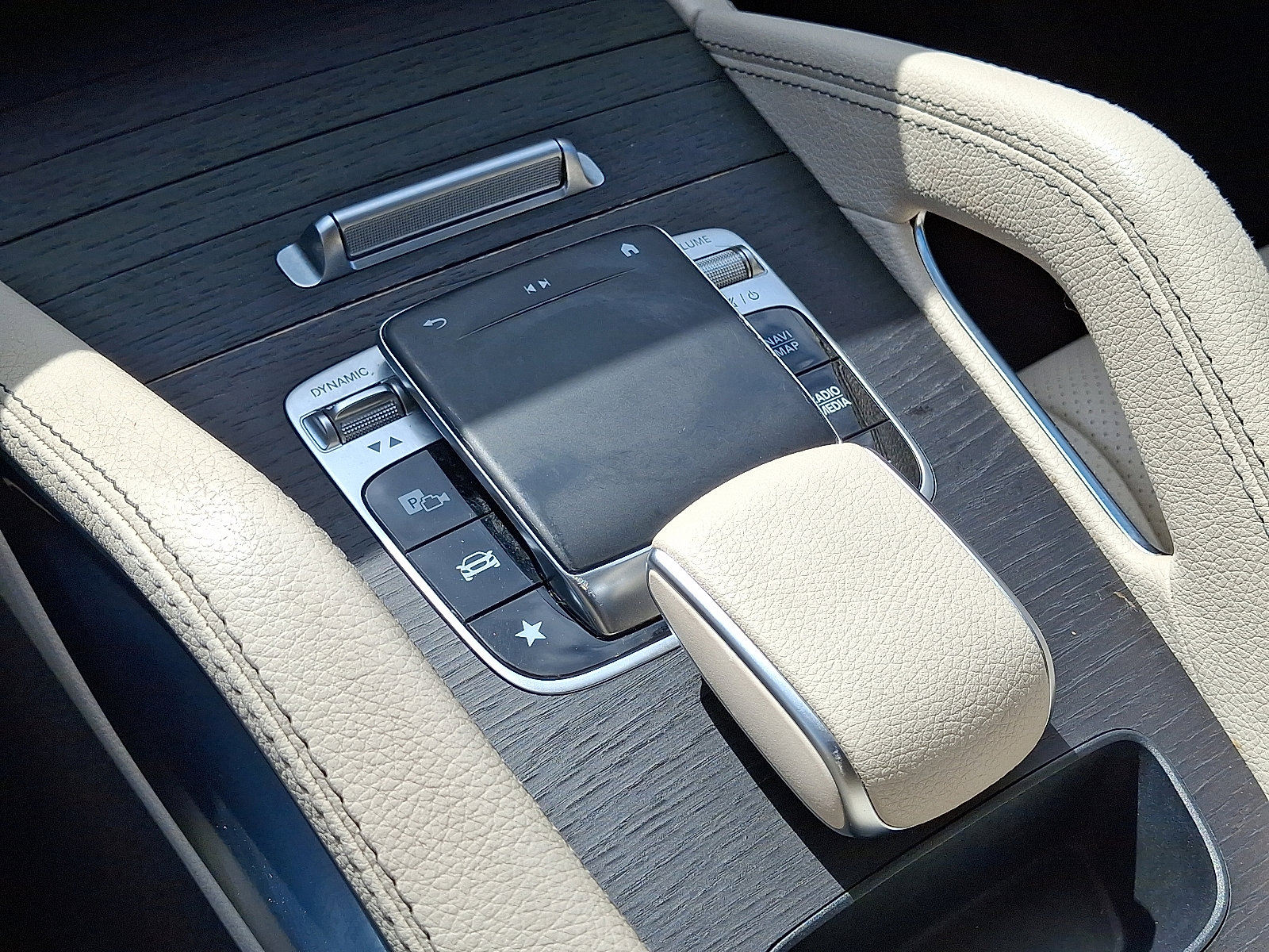 Used 2020 Mercedes-Benz GLE 350 4MATIC image 16