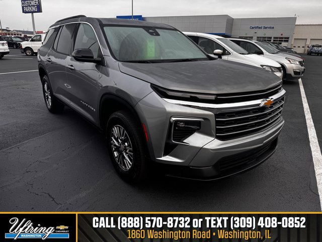 Used 2025 Chevrolet Traverse LT