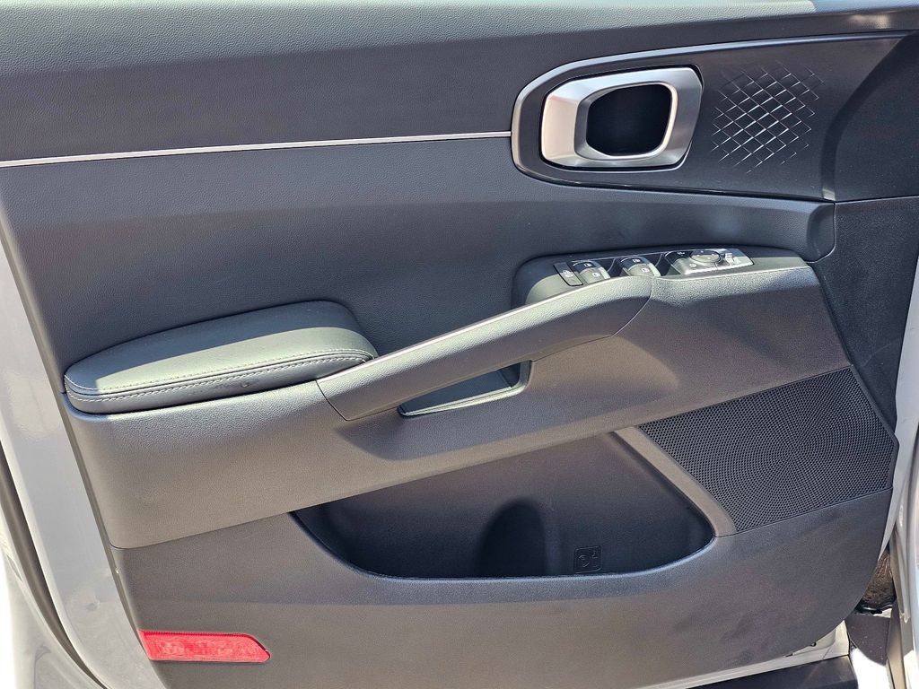 Certified 2026 Kia Sorento S w/ S Panoramic Sunroof Package FWD image 16