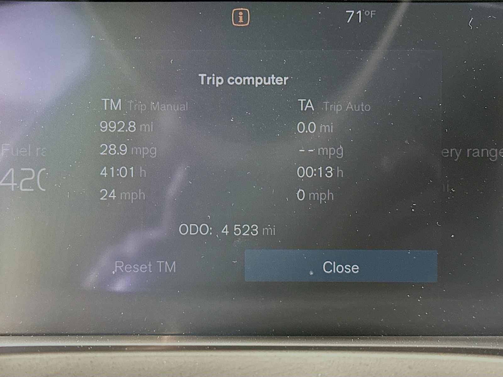 Certified 2025 Volvo XC60 T8 Plus w/ Protection Package Premier image 12