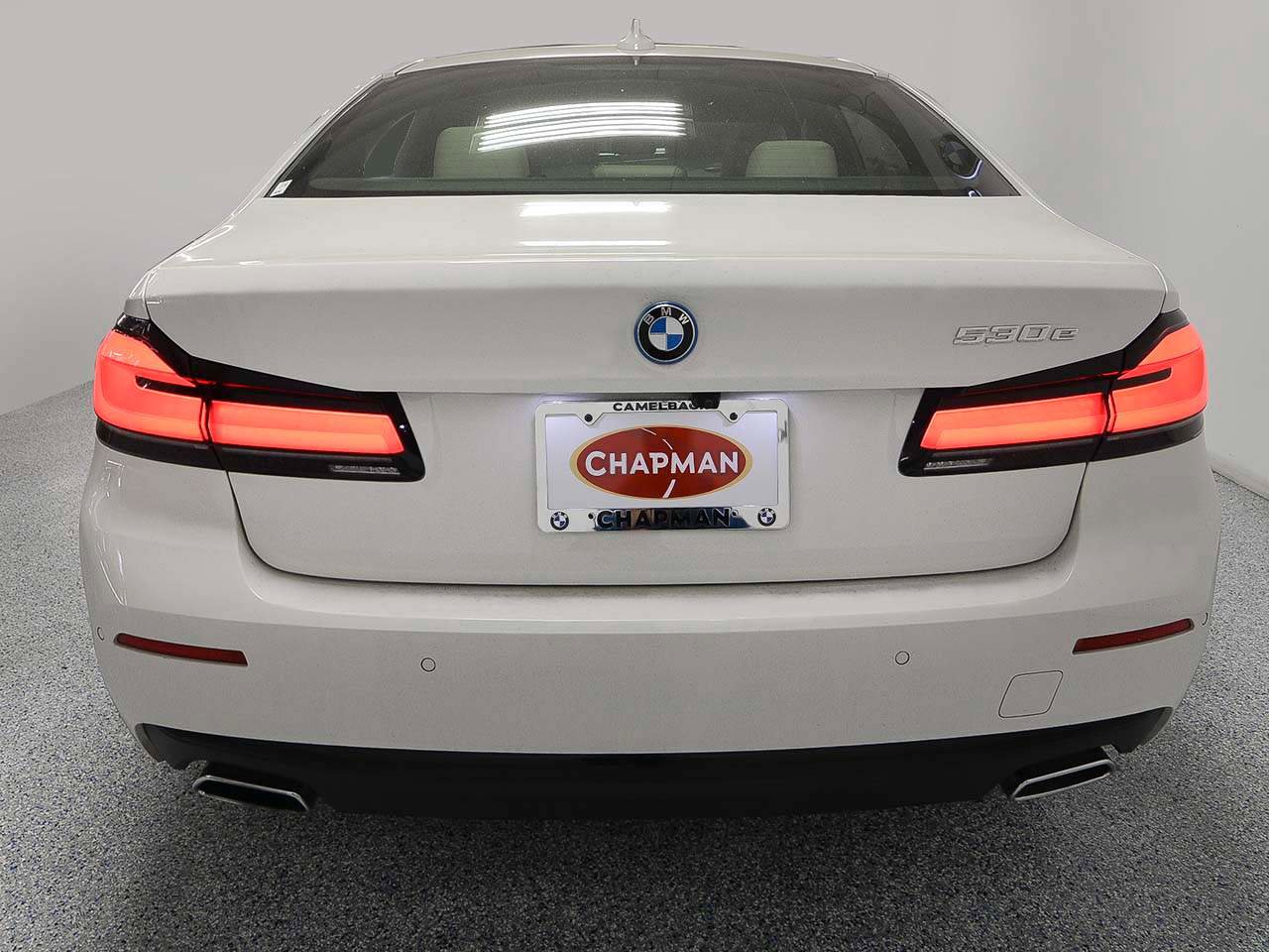 Certified 2023 BMW 530e w/ Premium Package image 4