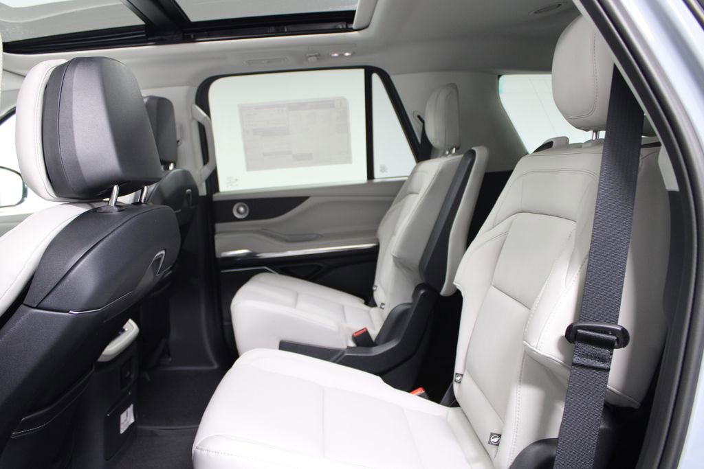 New 2026 Lincoln Navigator Reserve image 26