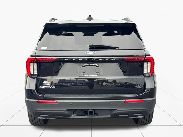 Used 2025 Ford Explorer Active RWD image 4