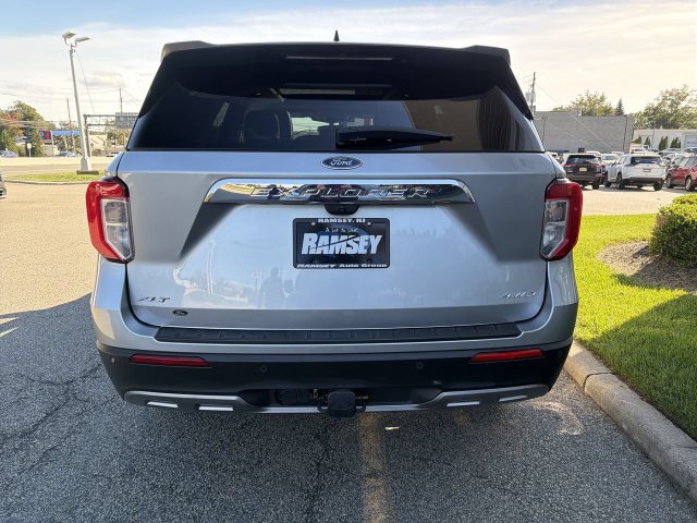 Used 2021 Ford Explorer XLT w/ Equipment Group 202A AWD/4WD image 7
