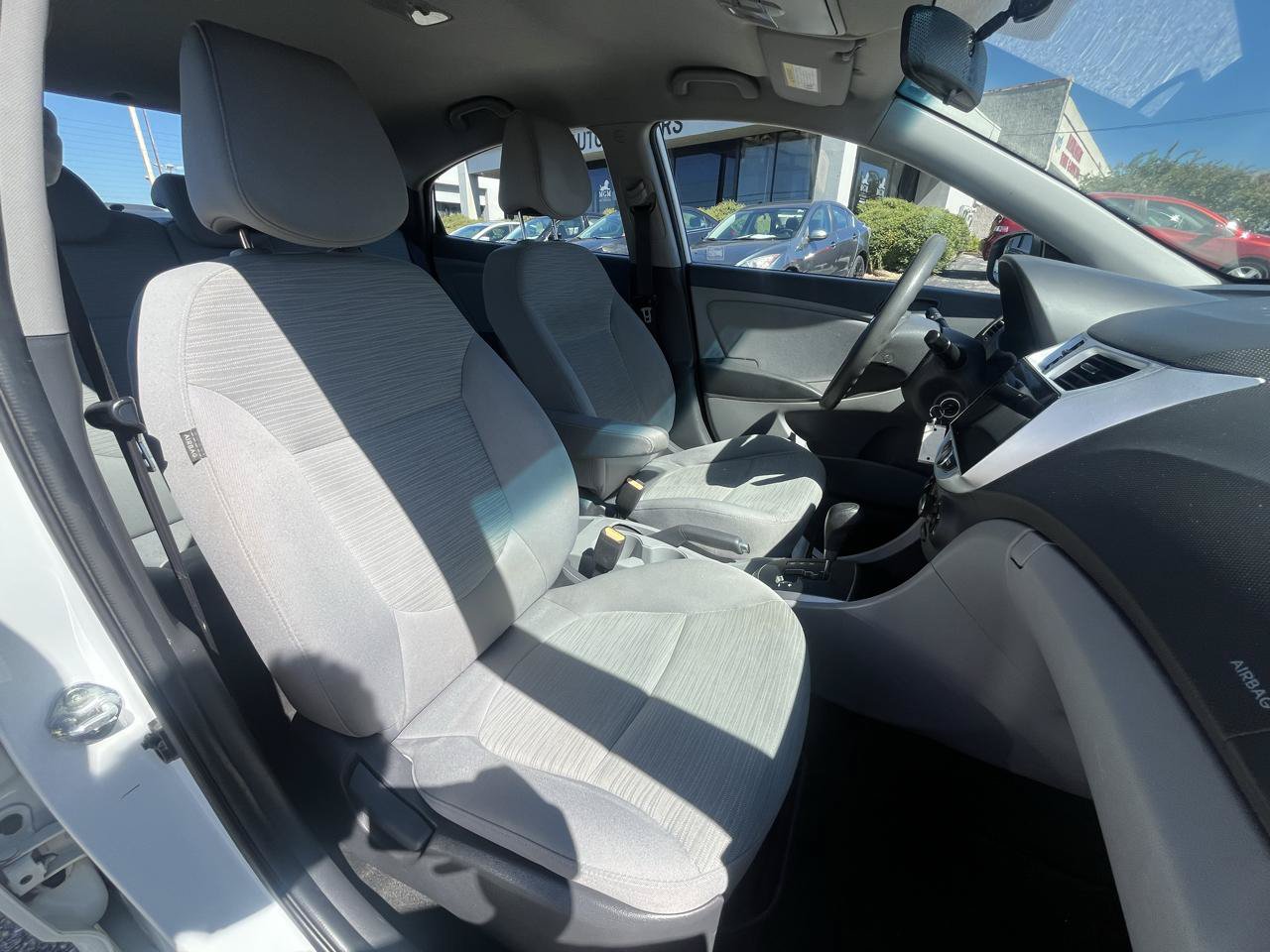 Used 2015 Hyundai Accent GLS FWD image 45