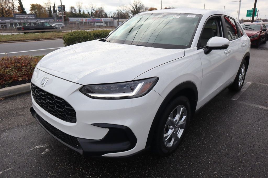 Used 2025 Honda HR-V LX image 9