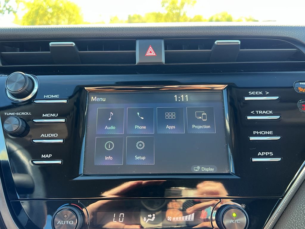 Used 2020 Toyota Camry SE image 23