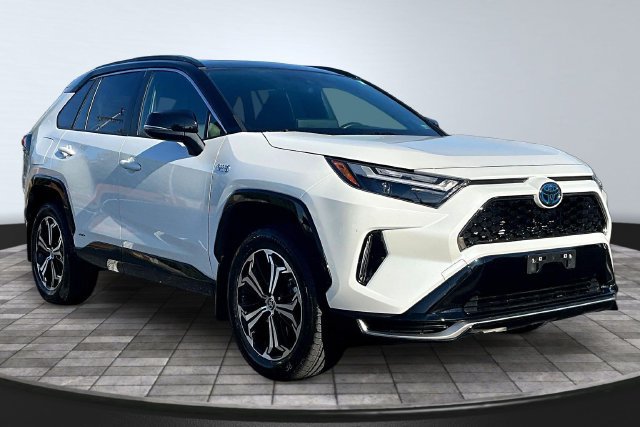 Used 2023 Toyota RAV4 XSE w/ Weather Package AWD/4WD image 3